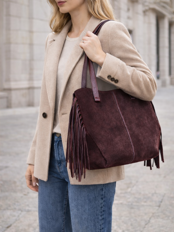 Bordová kabelka z brúsenej kože so strapcami - stredná veľkosť