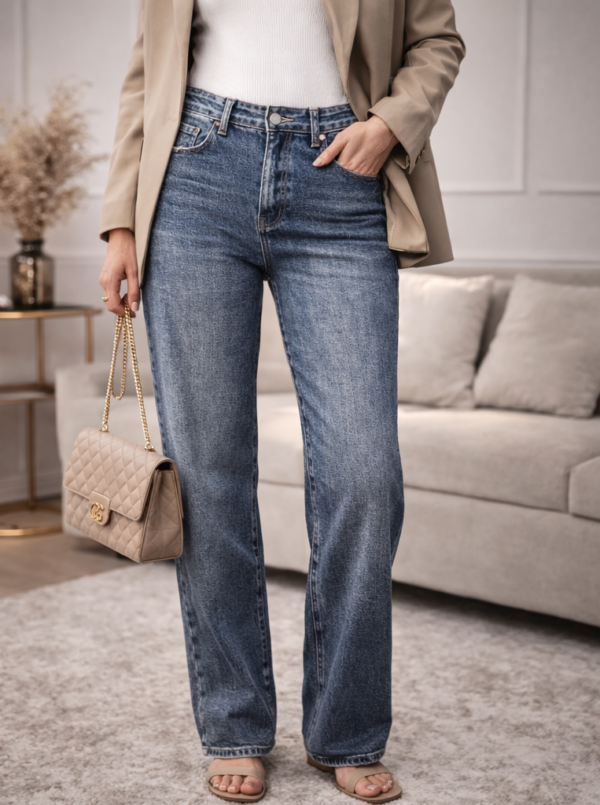 Tmavomodré rifle so širokým strihom "M"