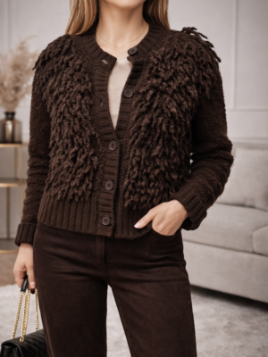 Pletený tmavo hnedý sveter so strapcami na gombíky "M"