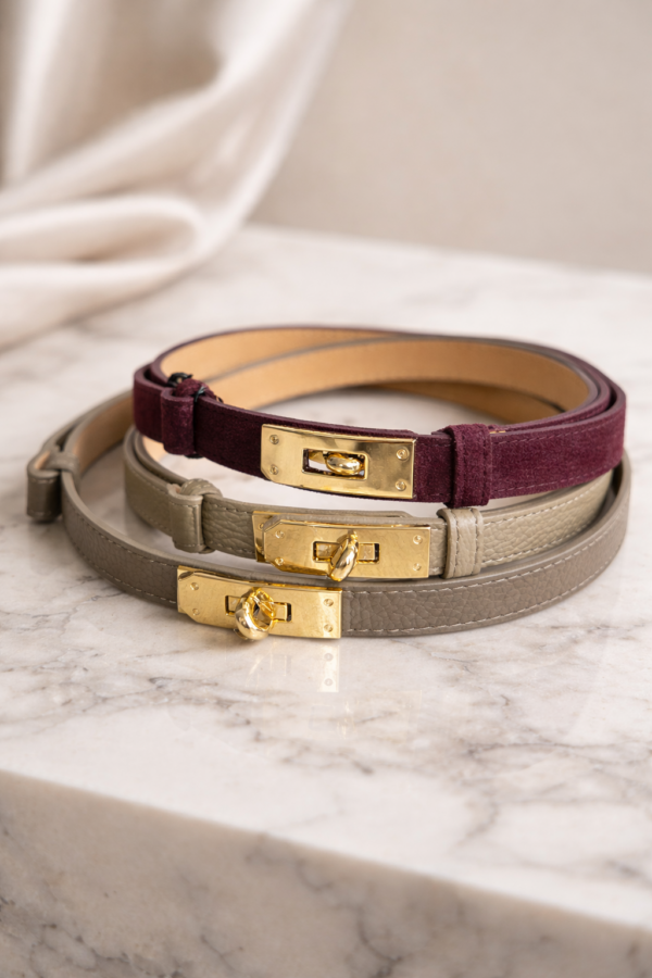 Kožený opasok - ikonický štýl so zlatou prackou