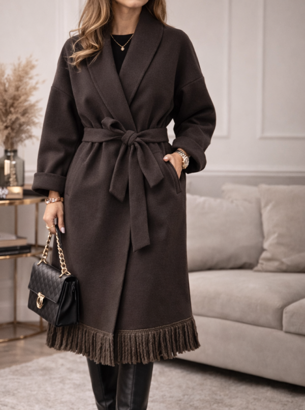 Dlhý olivovo-zelený kabát so strapcami